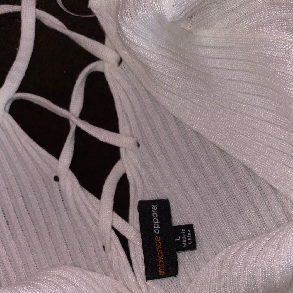 Long sleeve w/laced back